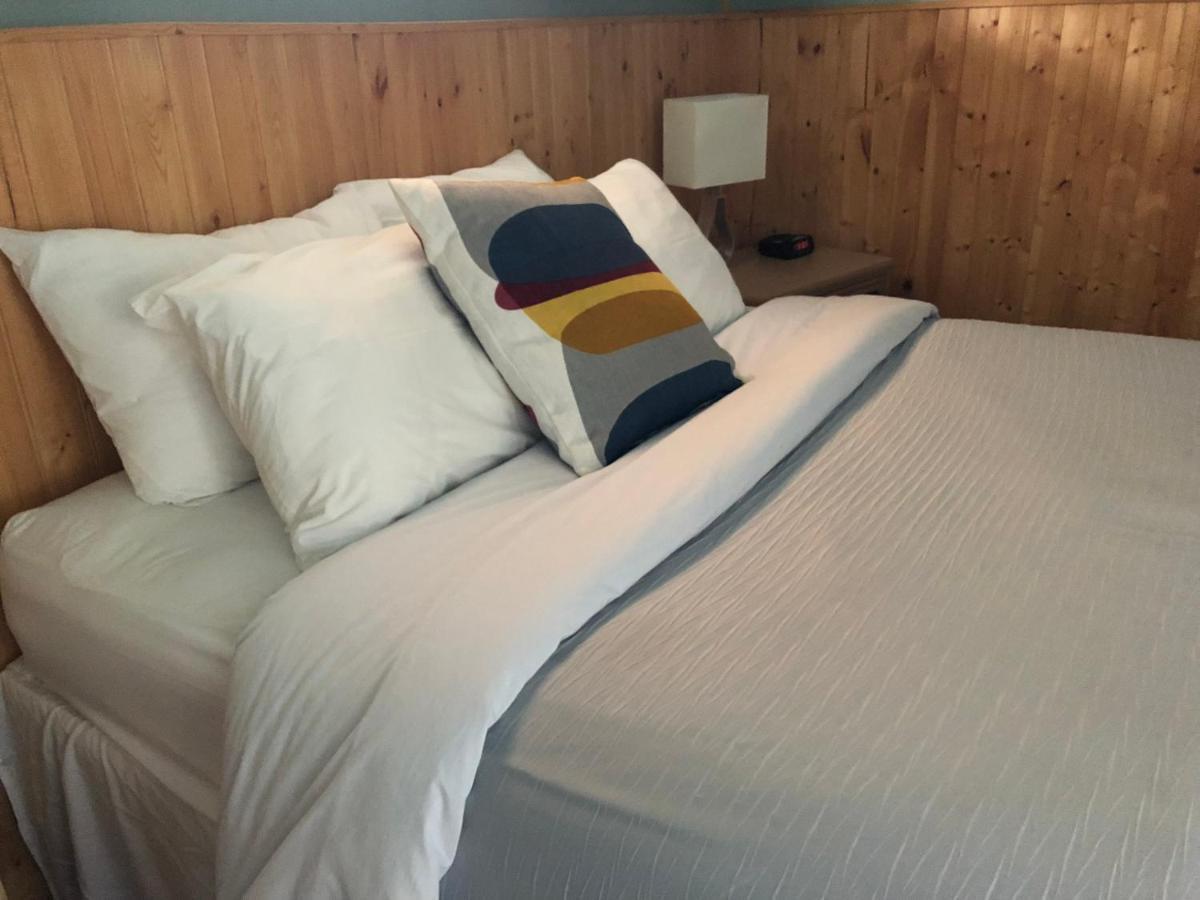 Piccadilly Motel Radium Hot Springs Εξωτερικό φωτογραφία