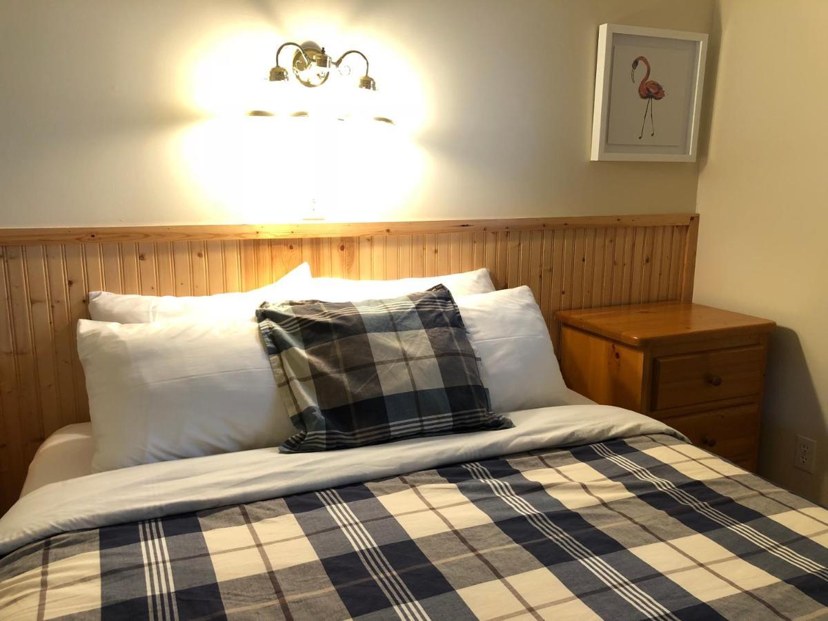 Piccadilly Motel Radium Hot Springs Εξωτερικό φωτογραφία