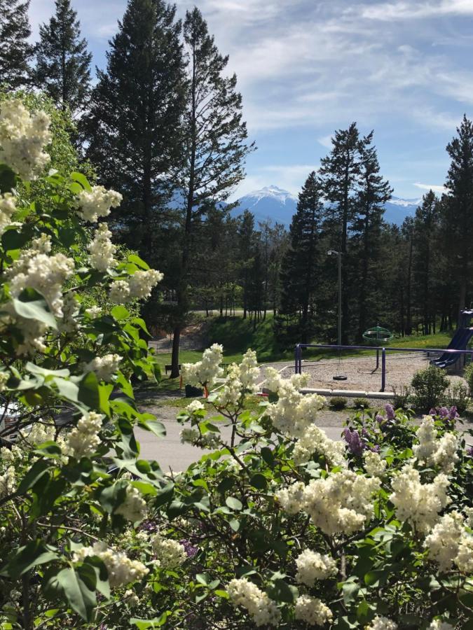 Piccadilly Motel Radium Hot Springs Εξωτερικό φωτογραφία