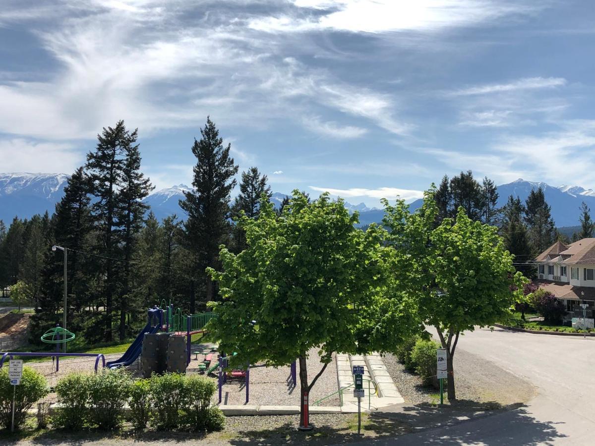 Piccadilly Motel Radium Hot Springs Εξωτερικό φωτογραφία