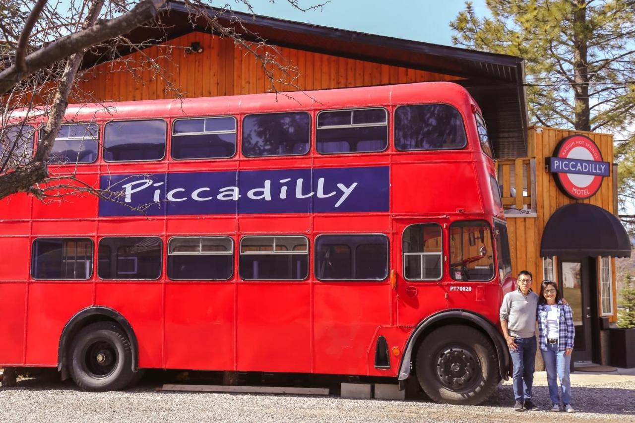 Piccadilly Motel Radium Hot Springs Εξωτερικό φωτογραφία