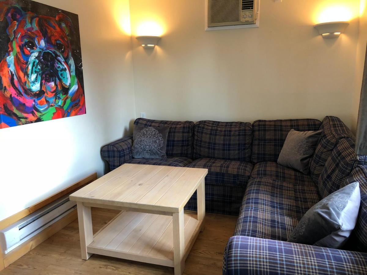 Piccadilly Motel Radium Hot Springs Εξωτερικό φωτογραφία