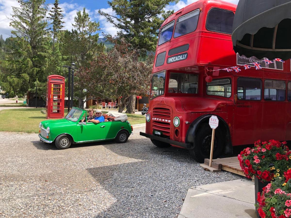 Piccadilly Motel Radium Hot Springs Εξωτερικό φωτογραφία