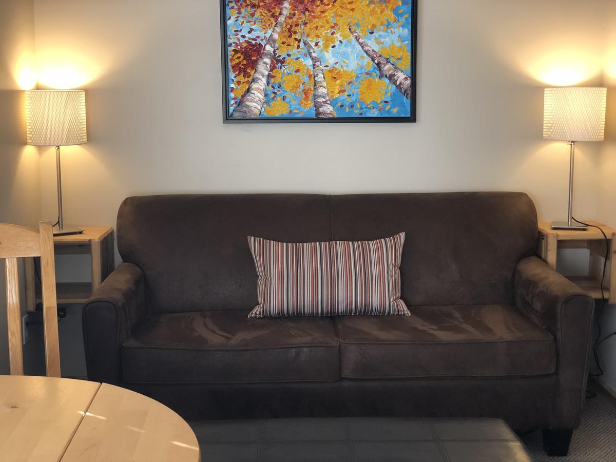 Piccadilly Motel Radium Hot Springs Εξωτερικό φωτογραφία
