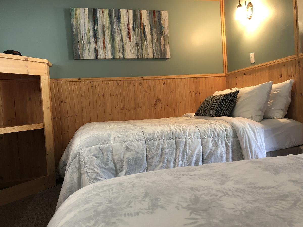 Piccadilly Motel Radium Hot Springs Εξωτερικό φωτογραφία