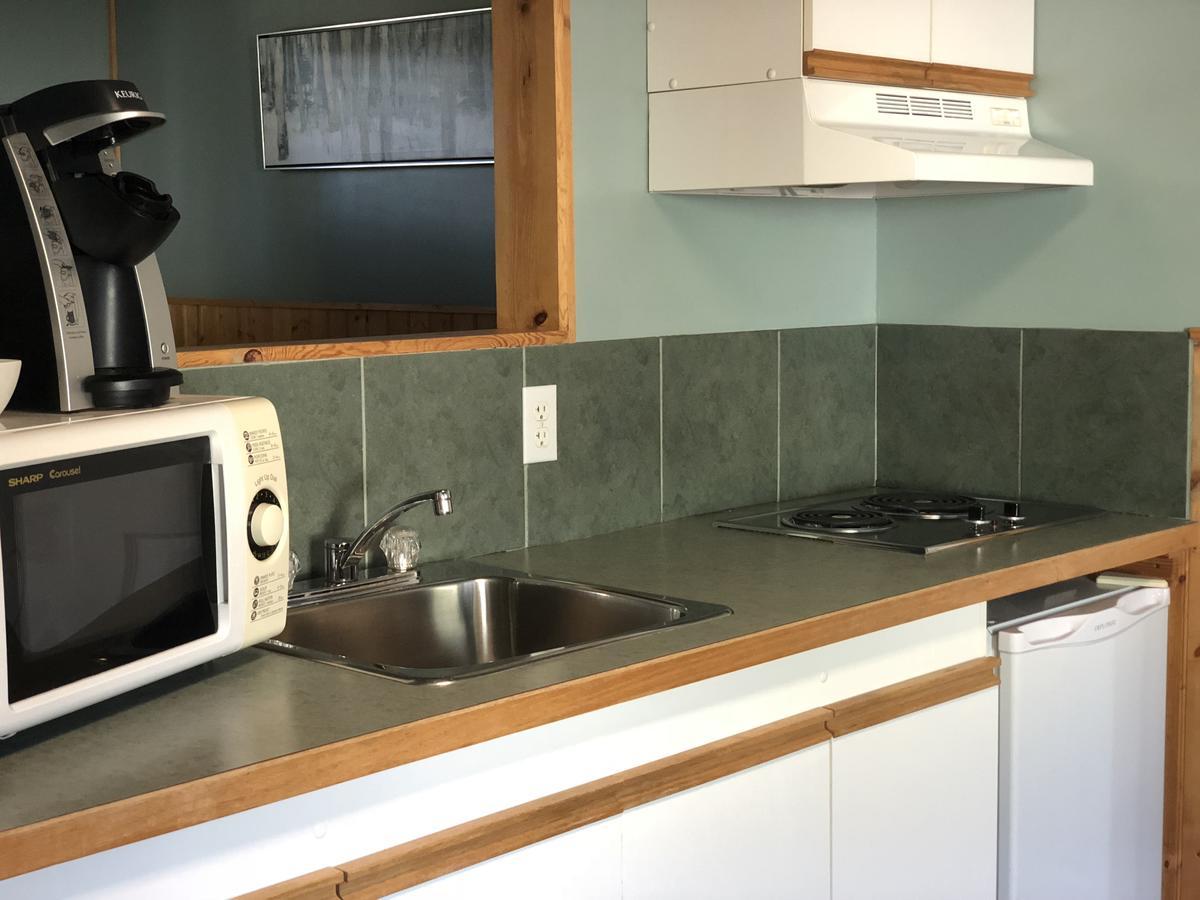 Piccadilly Motel Radium Hot Springs Εξωτερικό φωτογραφία